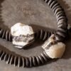 COLAR CERÂMICA ARAGONITA ZEBRA (5)