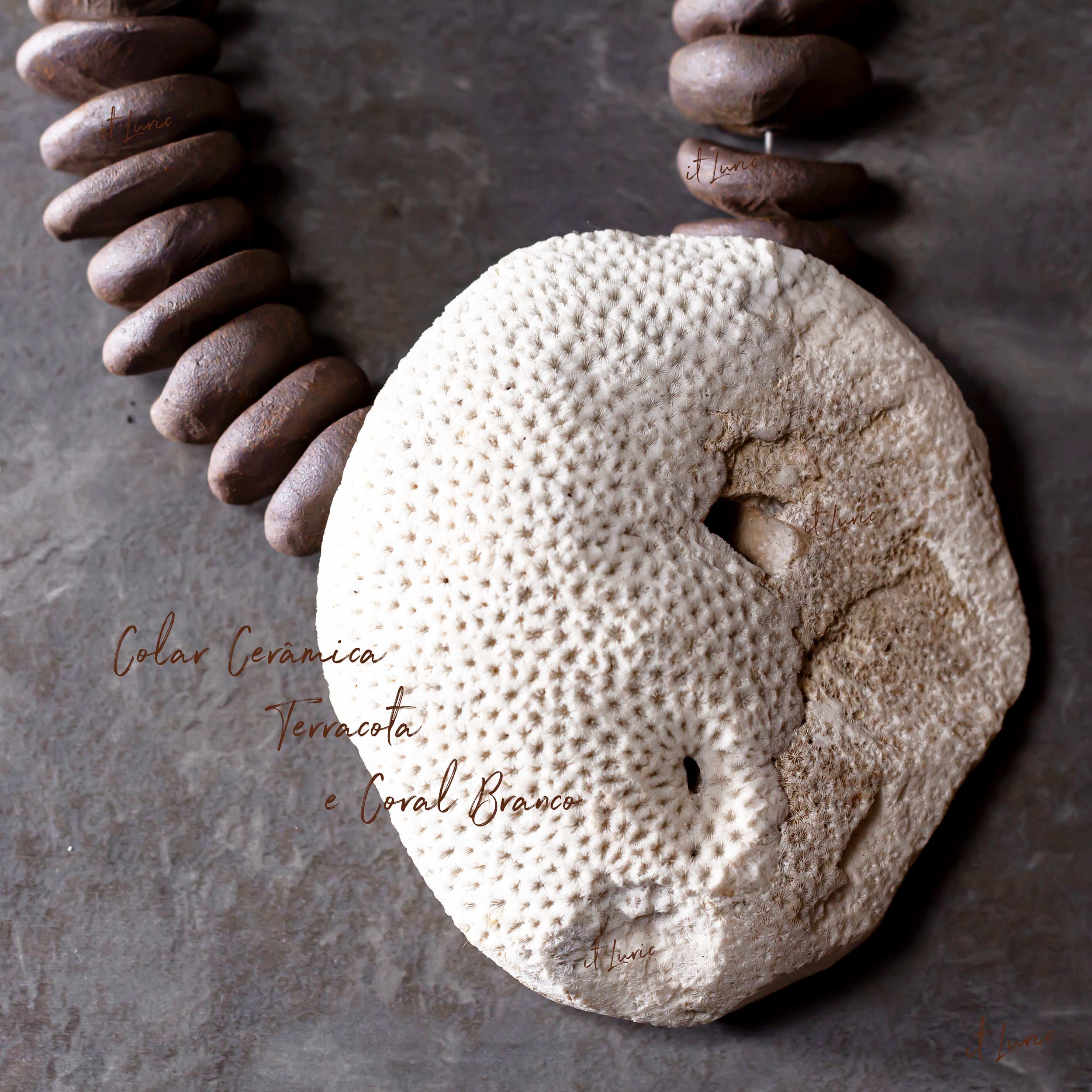 COLAR CERÂMICA TERRACOTA E CORAL BRANCO (3)