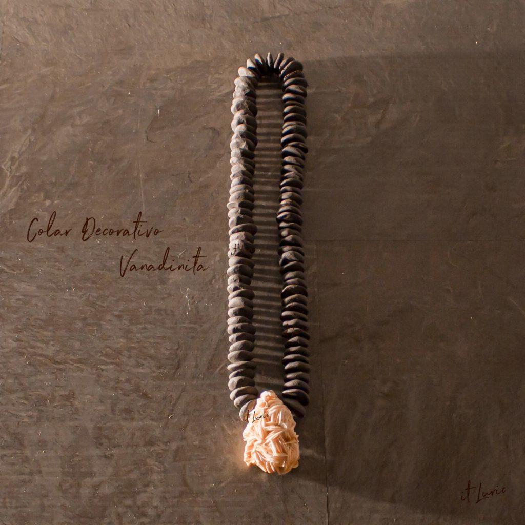 COLAR DECORATIVO VANADINITA (2)