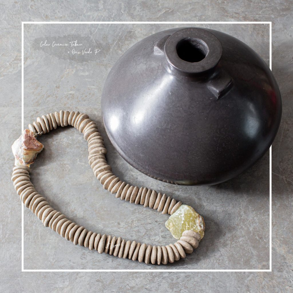 COLAR CERÂMICA TABACO E ÔNIX VERDE-P (1)