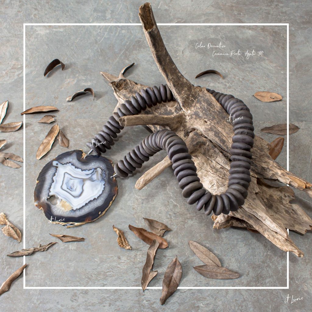 COLAR DECORATIVO CERÂMICA PRETA ÁGATA-M (1)