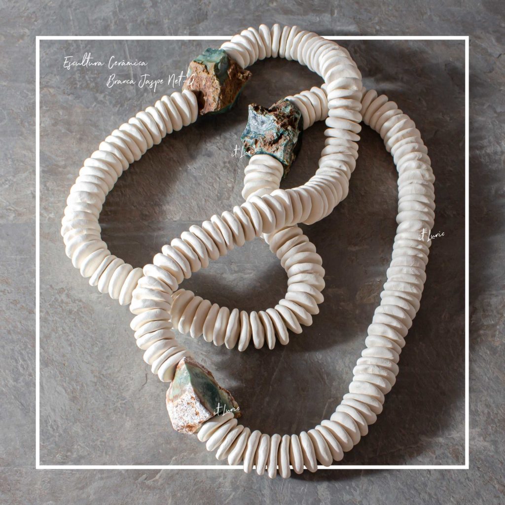 ESCULTURA CERÂMICA BRANCA JASPE NET-G (1)