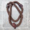 COLAR DE MESA CERÂMICA PRETA COM CHAMOTE BRANCO E PEDRA HEMATITA BOTRIOIDAL