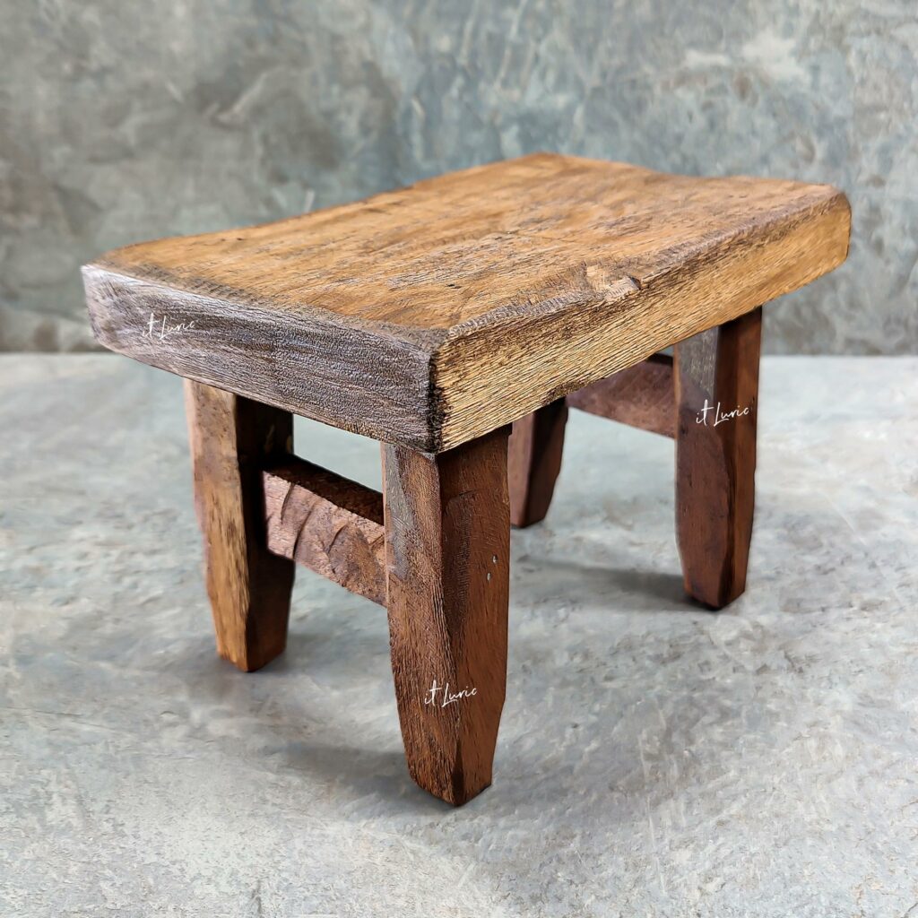 Mini Banquinho Decorativo Madeira - 22.5x14x15.5cm (1)