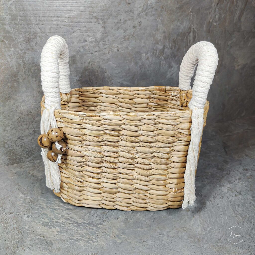 Cesta de Taboa Oval Com Detalhes em Corda de Algodão