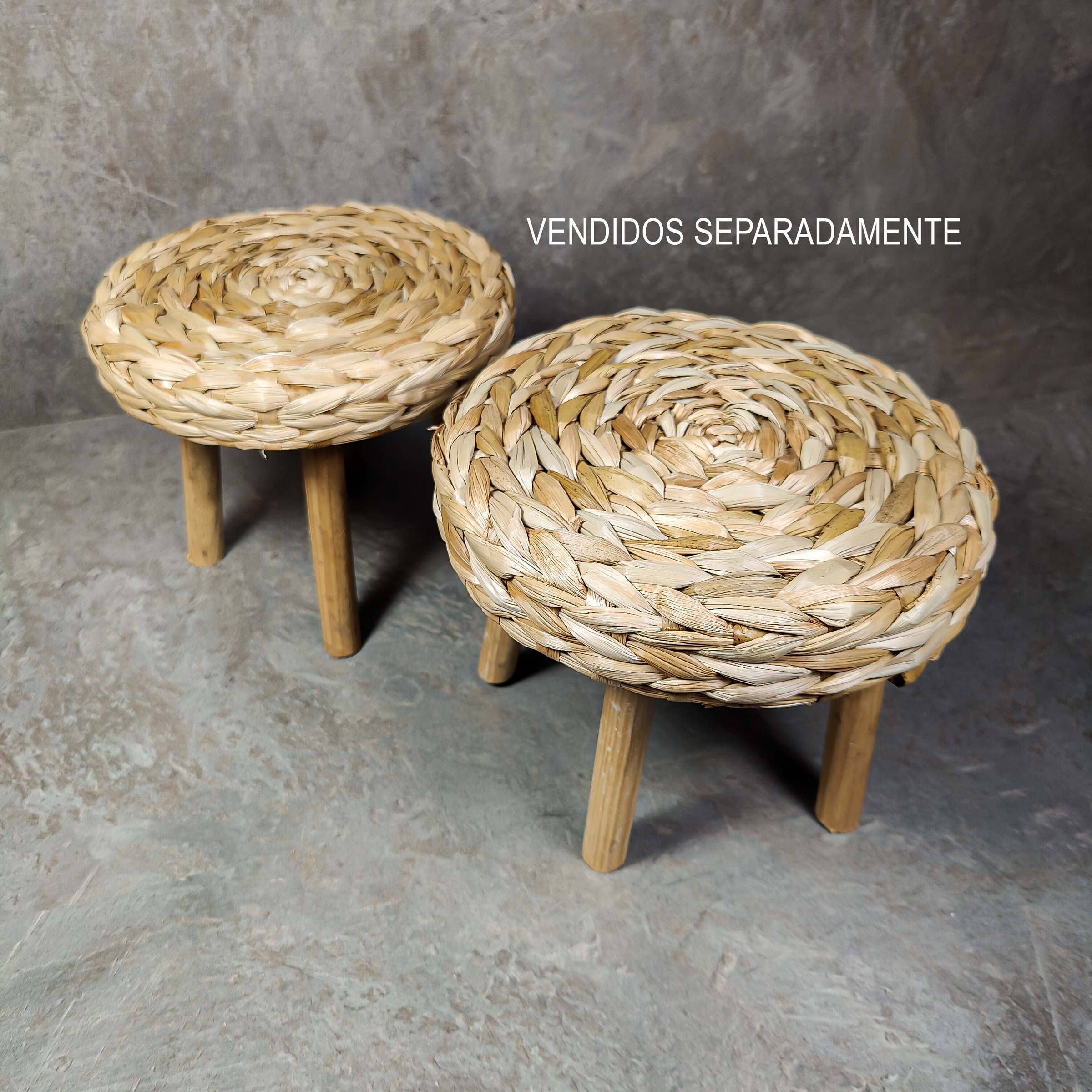 Mini Banquinho em Madeira Revestido com Taboa -M