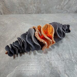 Objeto Decorativo Cerâmica Preta de Alta com Banho de Cobre Pátina Amarela